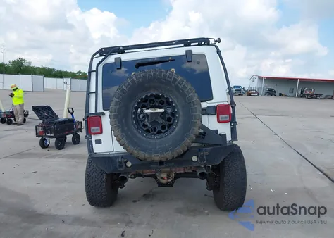 2016 Jeep Wrangler Unlimited Rubicon z USA, uszkodzony, nr VIN 1C4BJWFG6GL321028